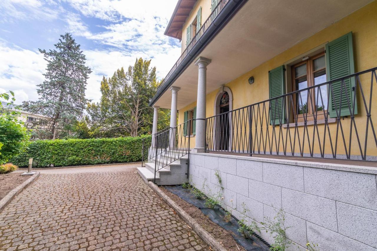 L'Ortensia Della Villa Isabella, Camera Con Vista Lago, Balcone Sul Parco E Bagno Esclusivo All'Esterno Della Camera Stresa Exterior foto