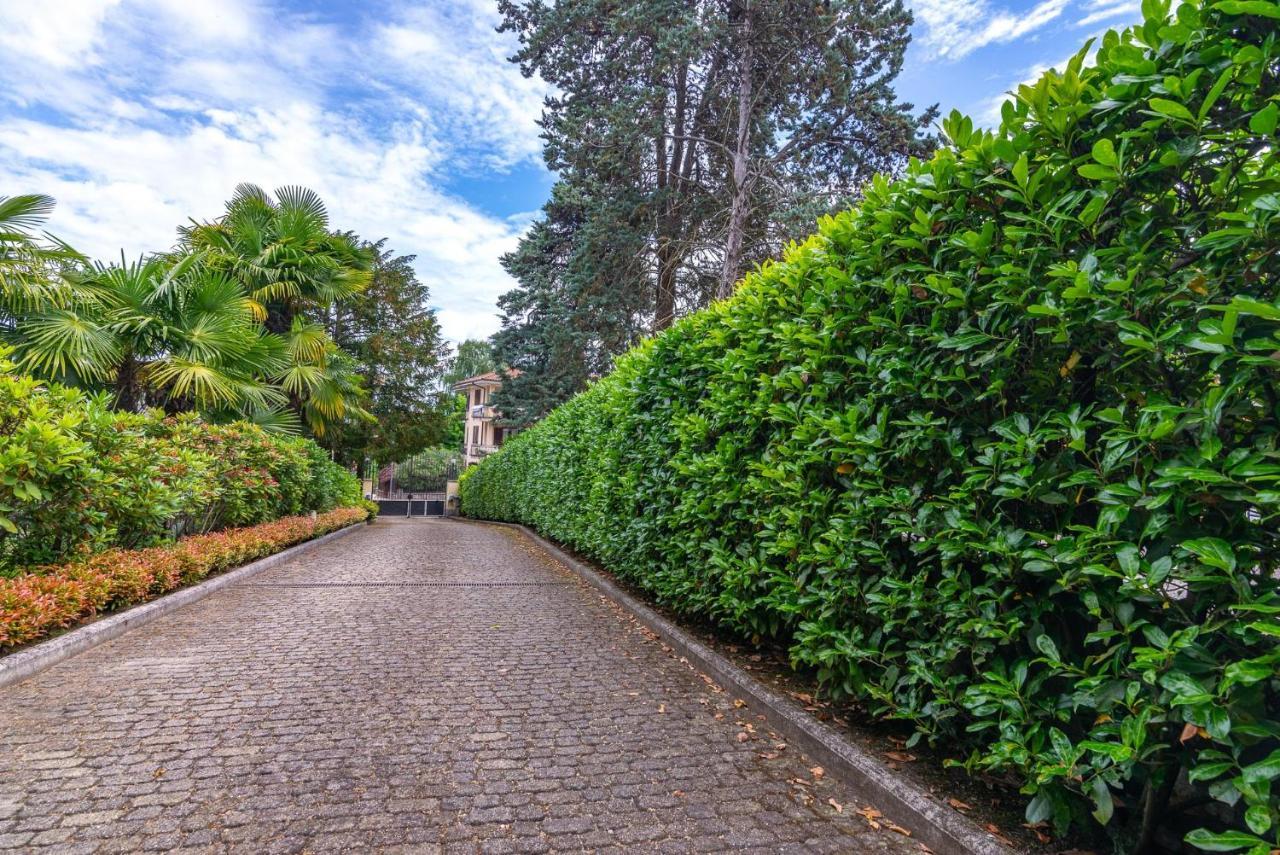 L'Ortensia Della Villa Isabella, Camera Con Vista Lago, Balcone Sul Parco E Bagno Esclusivo All'Esterno Della Camera Stresa Exterior foto